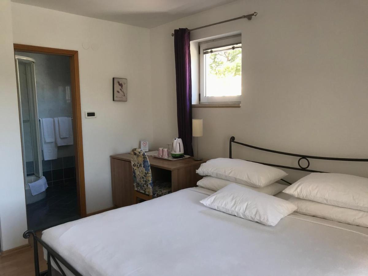 פודסטראנה Pink Inn מראה חיצוני תמונה