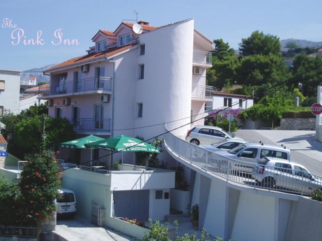 פודסטראנה Pink Inn מראה חיצוני תמונה